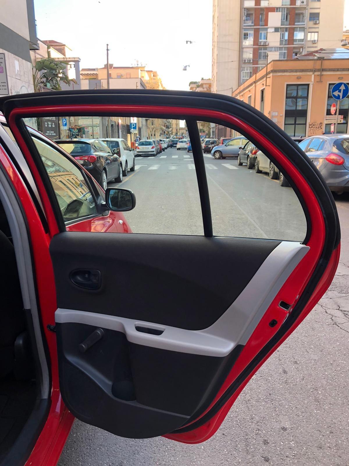 Toyota Yaris 1.0 5 porte