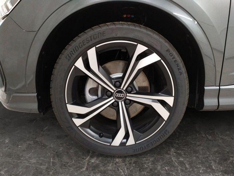 Audi Q3 Sportback 40 2.0 tdi Identity Black quattro 193cv s-tronic