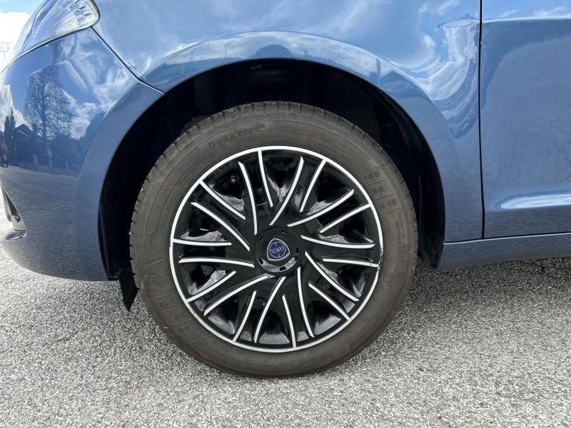 Lancia Ypsilon 1.0 FireFly Hybrid Silver 5p PROMO