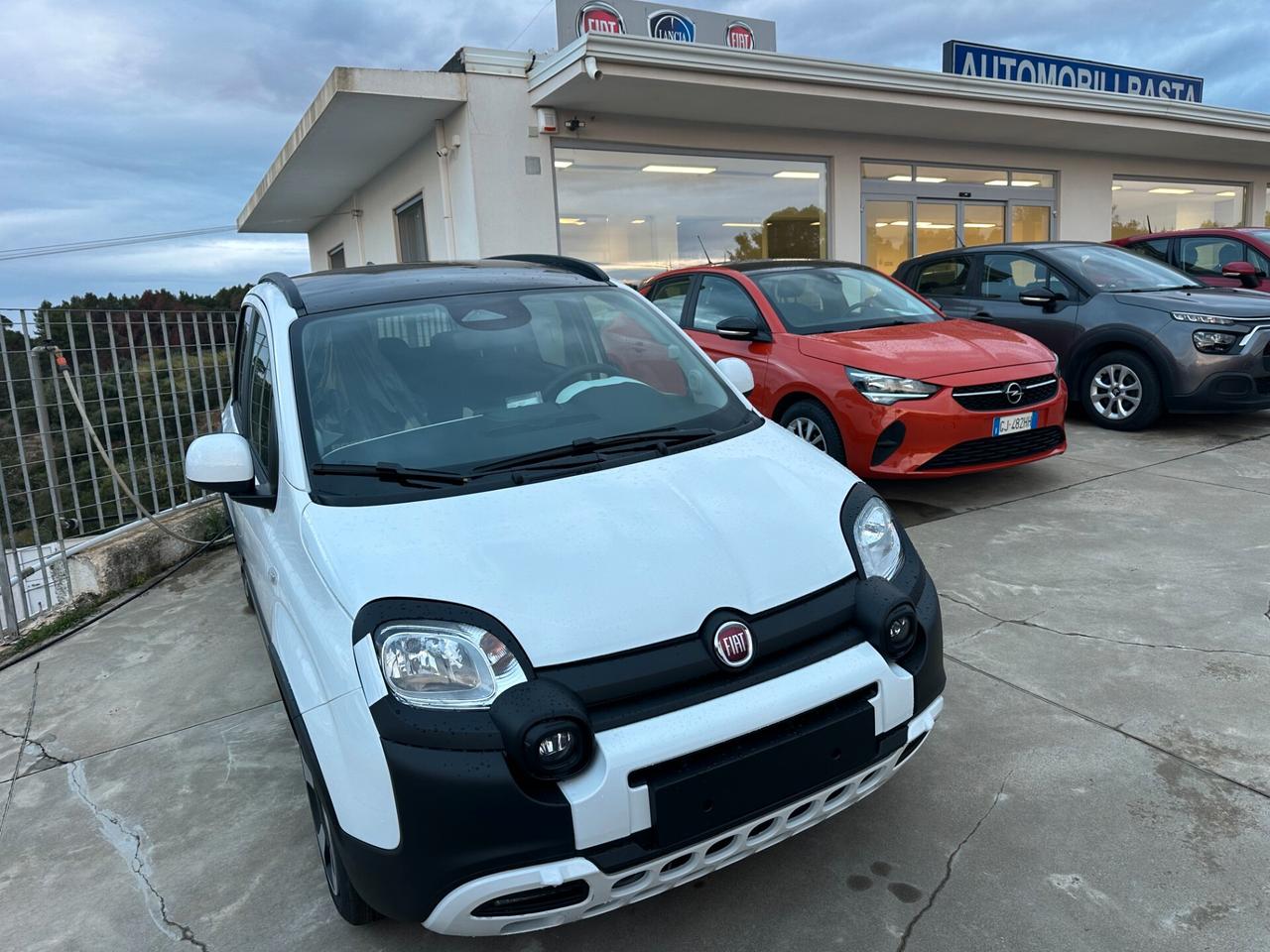 Fiat Pandina 1.0 FireFly 65 CV Hybrid Cross Km 0