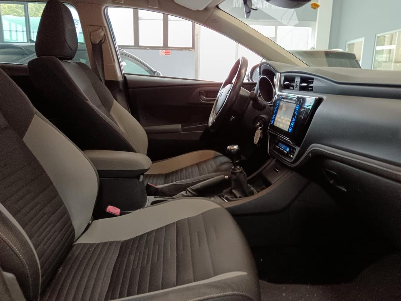 Toyota Auris Diesel Manuale