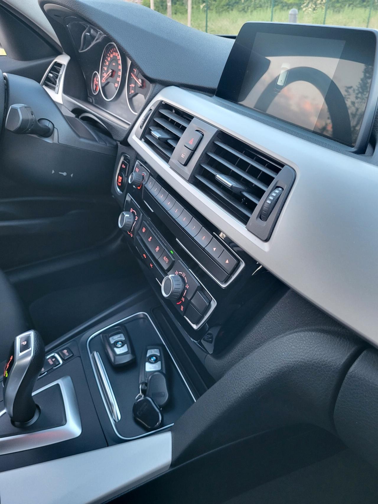 Bmw 320d xDrive Touring Business Advantage