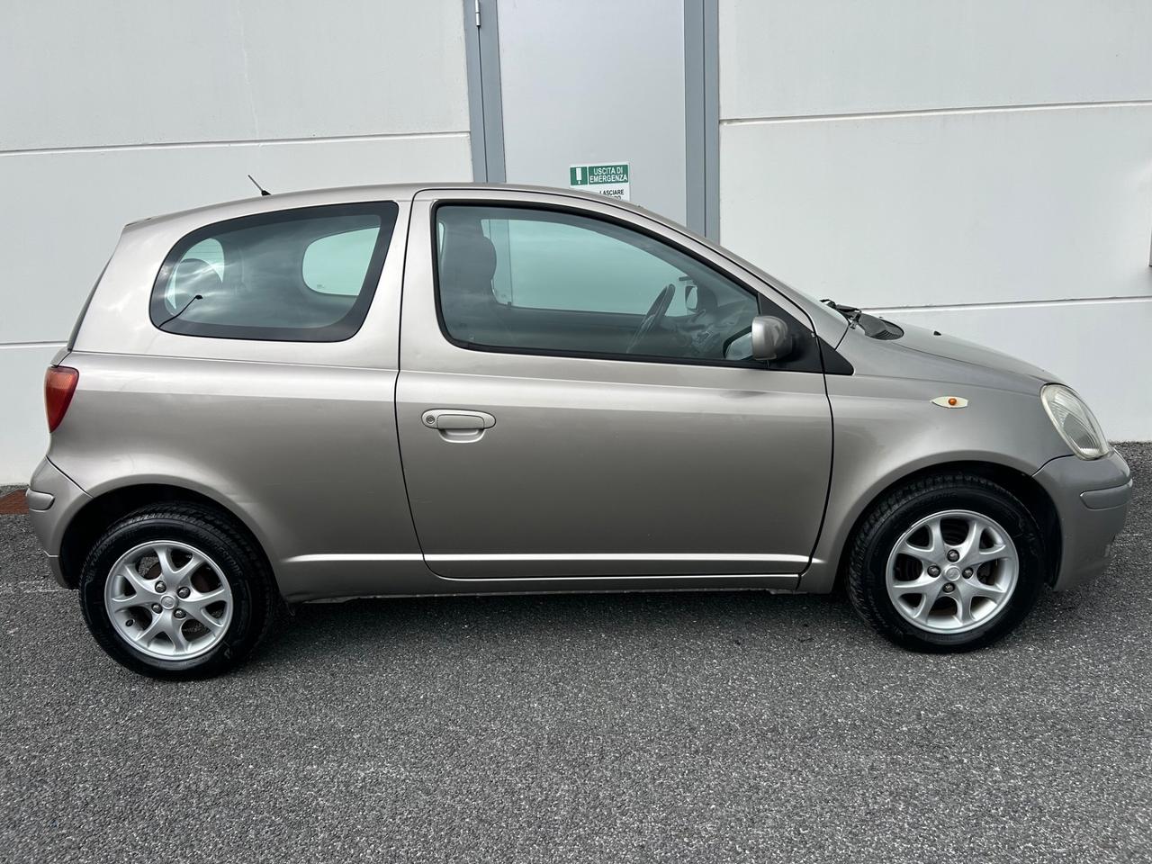 Toyota Yaris 1.0i 16V cat 3 porte Sol