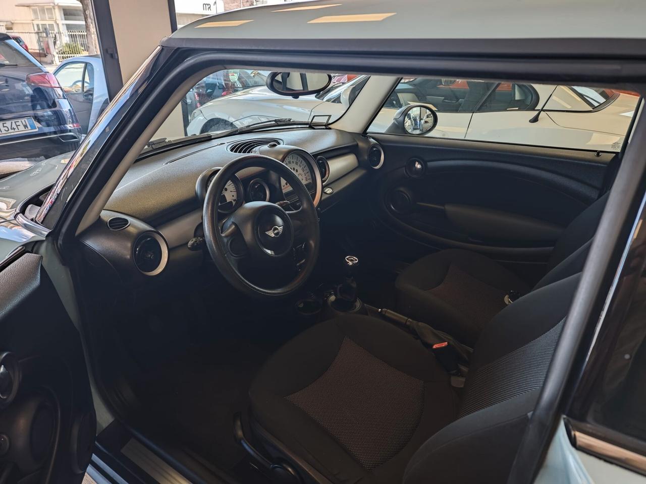 Mini 1.6 16V One (55kW)