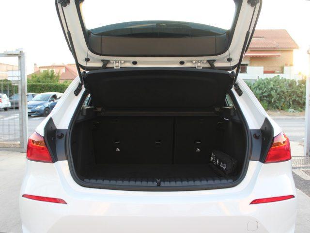 BMW 118 i 5p. Business Advantage