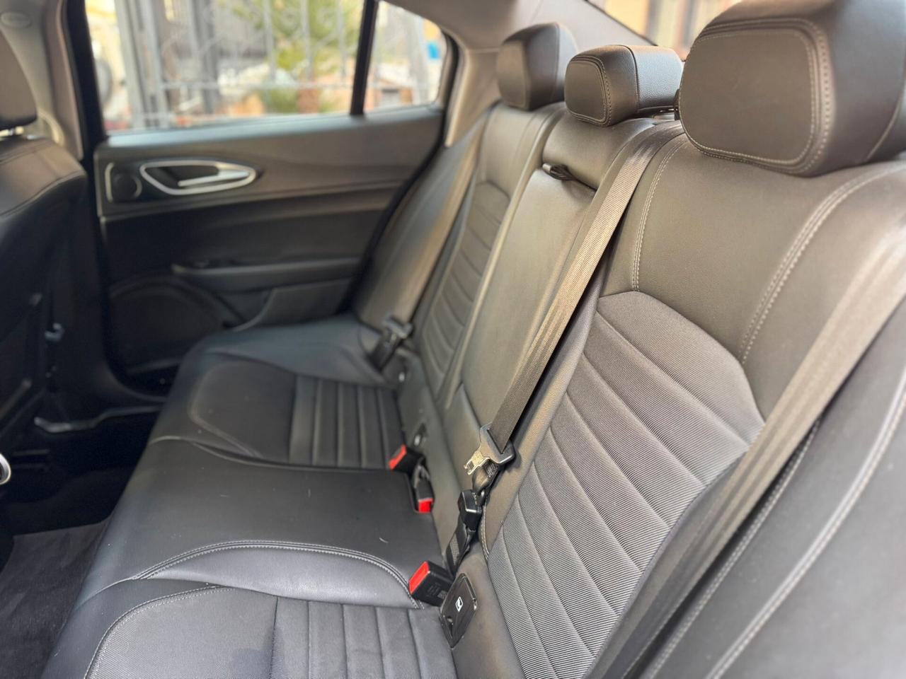 Alfa Romeo Giulia 2.2 Turbodiesel 160 CV AT8 Super