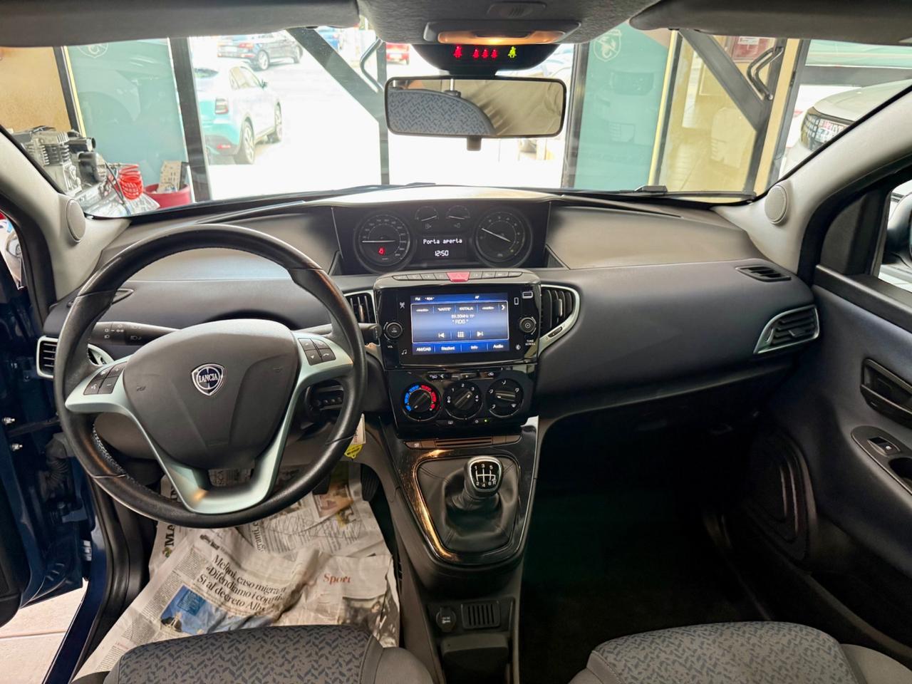 Lancia Ypsilon 1.0 FireFly 5 porte S&S Hybrid Gold