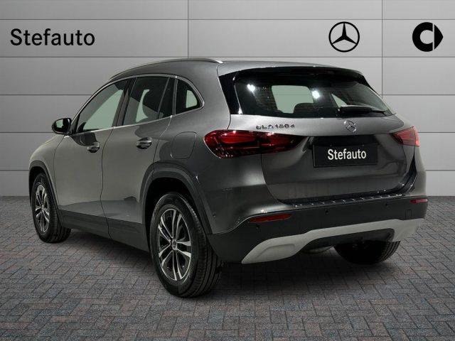 MERCEDES-BENZ GLA 180 Automatic Advanced Auto