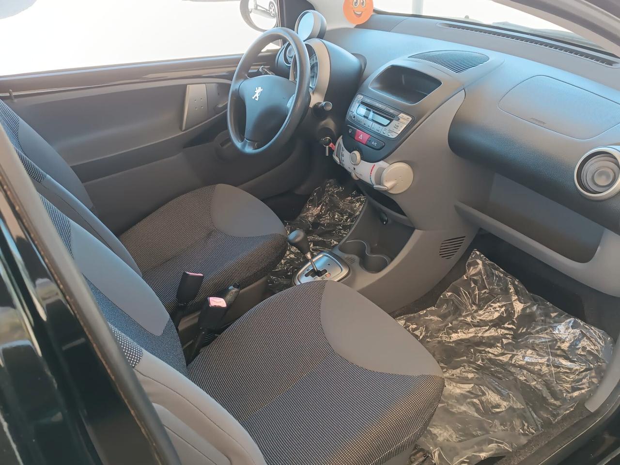 Peugeot 107 1.0 Aut Uni Pro Gar Rate