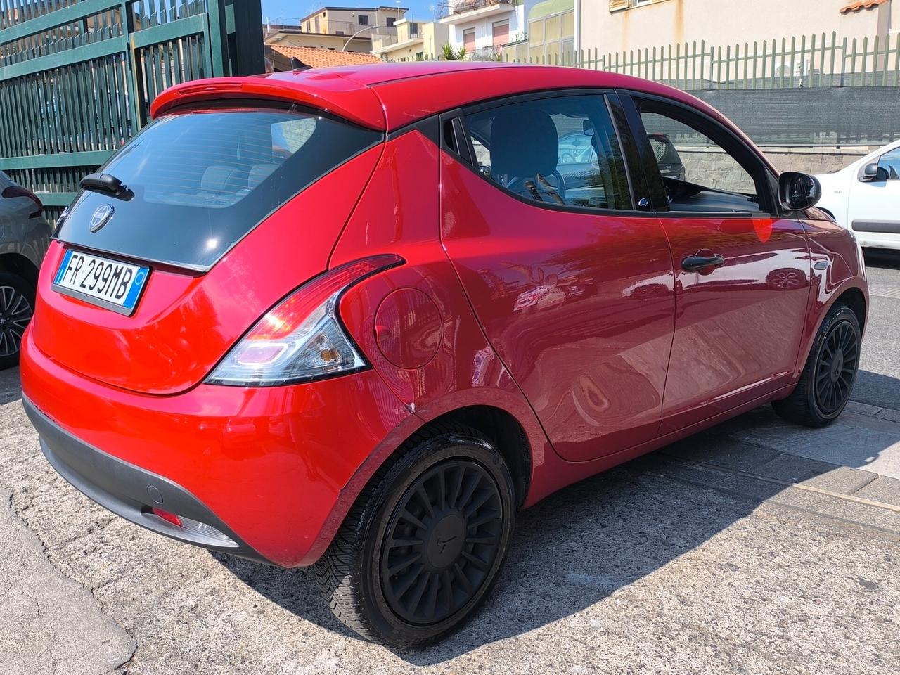 Lancia Ypsilon 1.2 69 CV 5 porte GPL Ecochic Gold