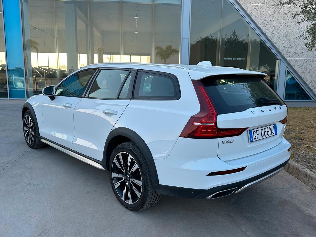 Volvo V60 Cross Country 2.0 Business offerta T-Stock prezzo imperdibile