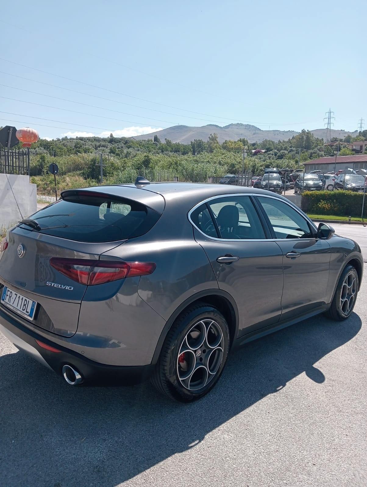 Alfa Romeo Stelvio 2.2 Turbodiesel 210 CV AT8 Q4 Super