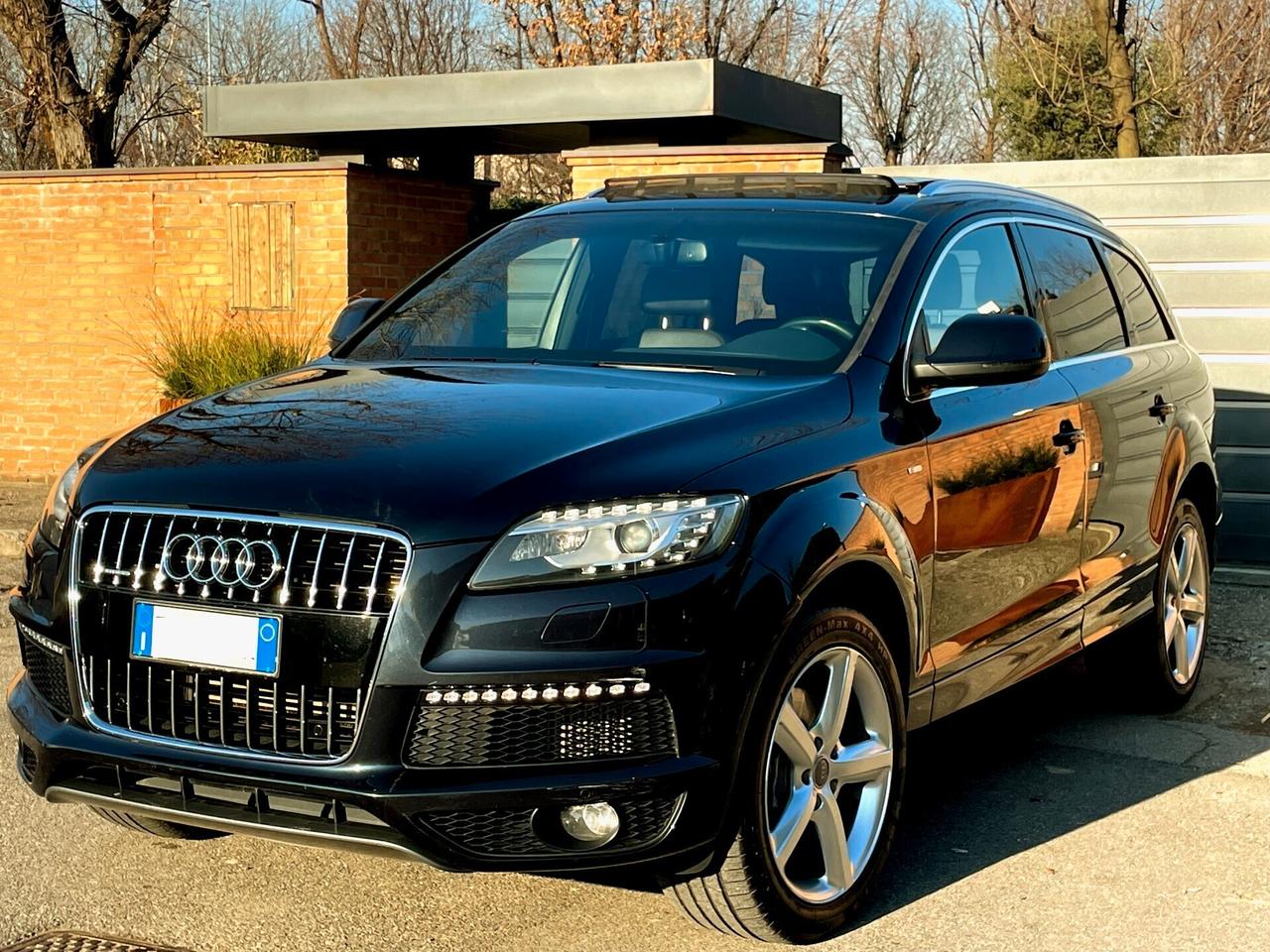 AUDI Q7 3.0D"S-line"RESTYLING-Tetto,3xTv,Led-FULL