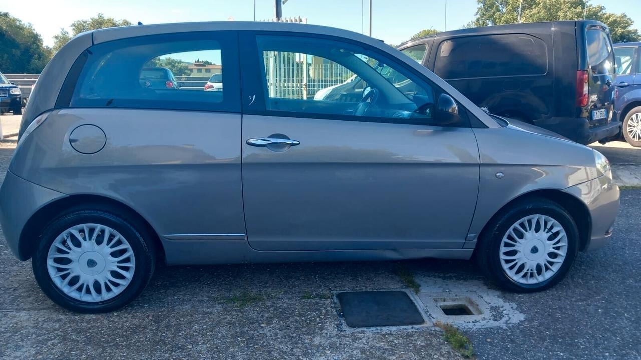 Lancia Ypsilon 1.2 69 CV Platinum