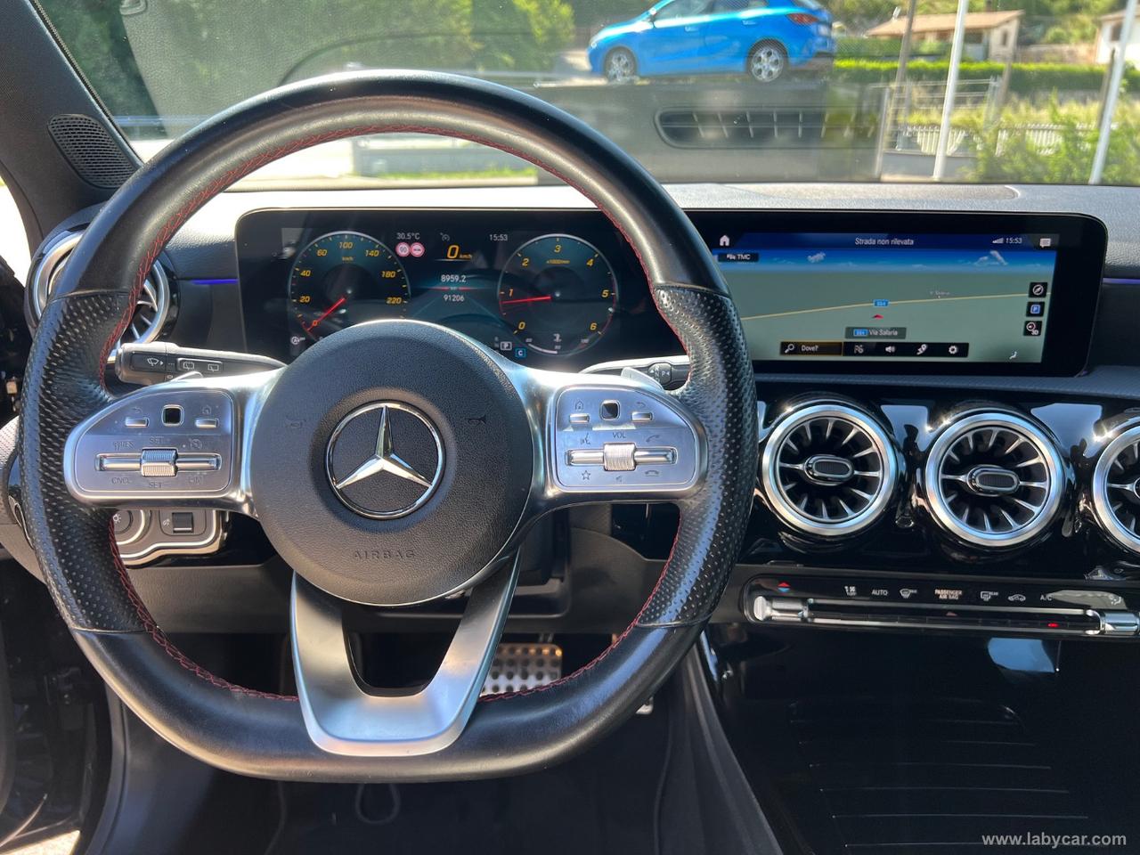 MERCEDES-BENZ A 200 d Automatic Premium