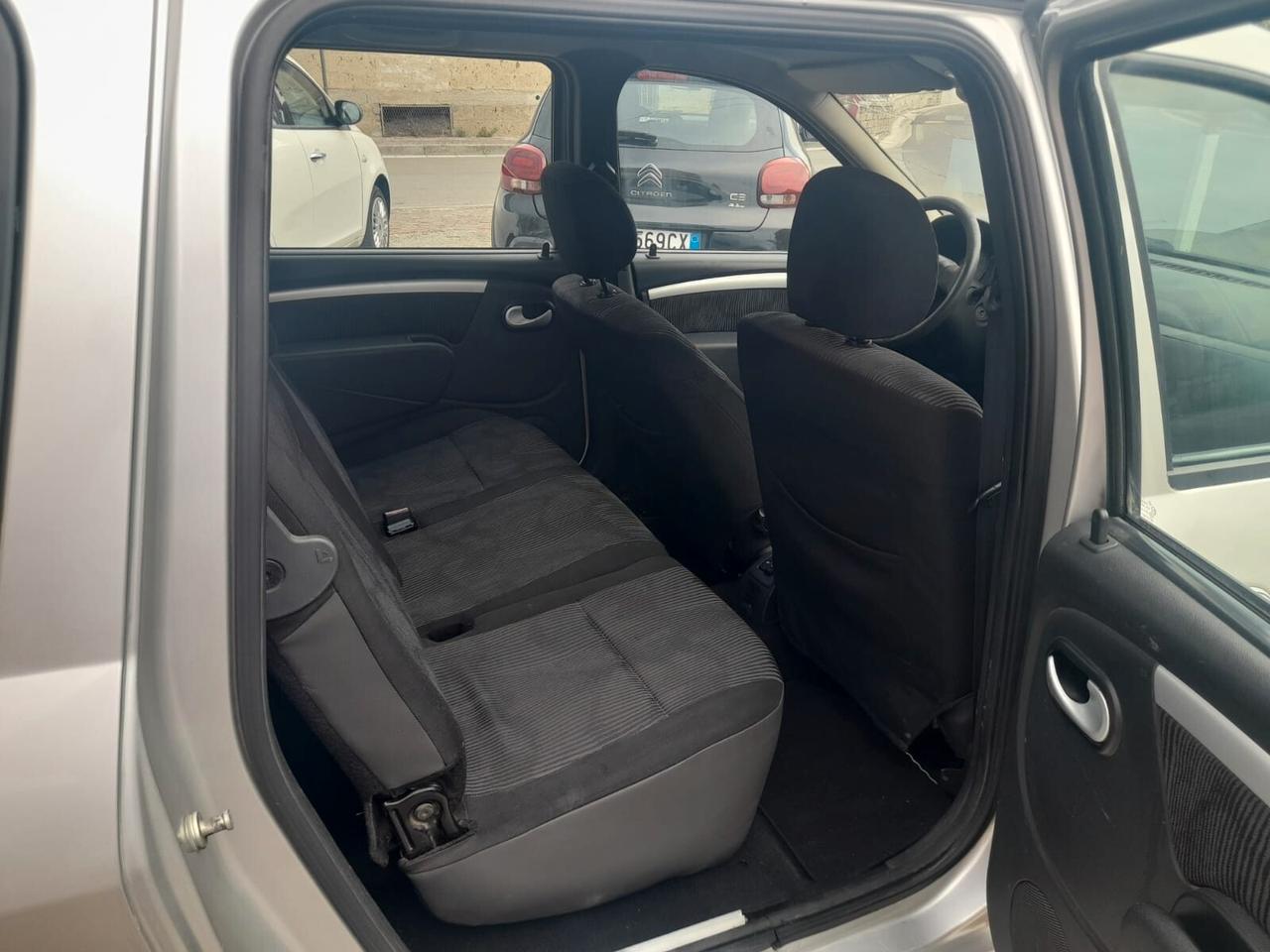 Dacia Logan 1.6cc gpl 12 mesi garanzia-2009
