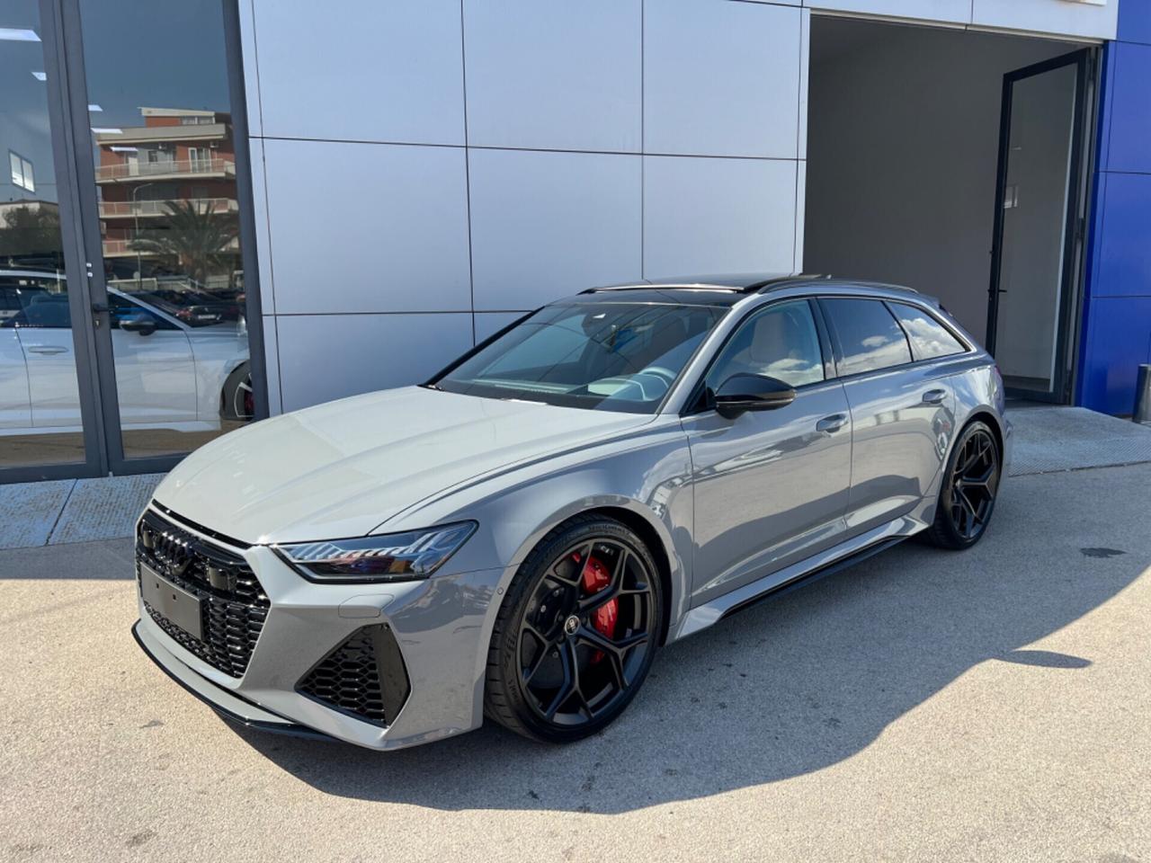 Audi RS6 Performance Carbon ceramica - nuova pronta consegna - listino €192.150 - scontata €169.000