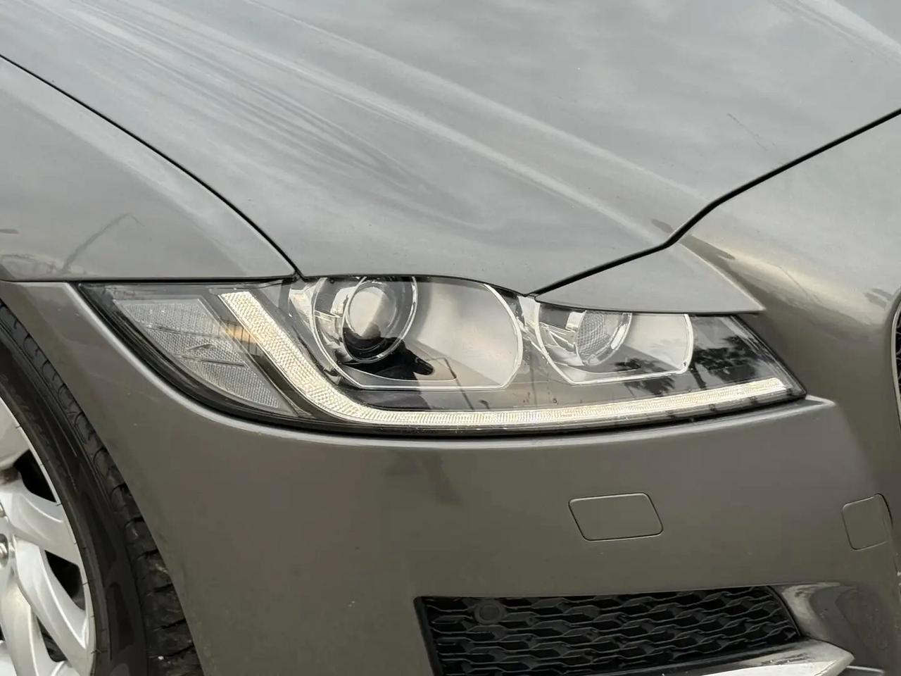 Jaguar XF Sportbrake 2.0 D 180 CV aut. Prestige