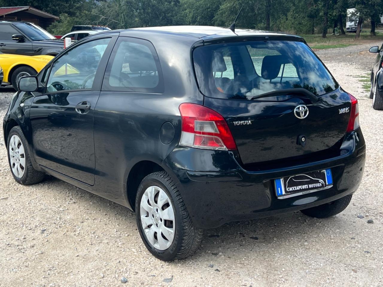 Toyota Yaris 1.0 3 porte NEOPATENTATI