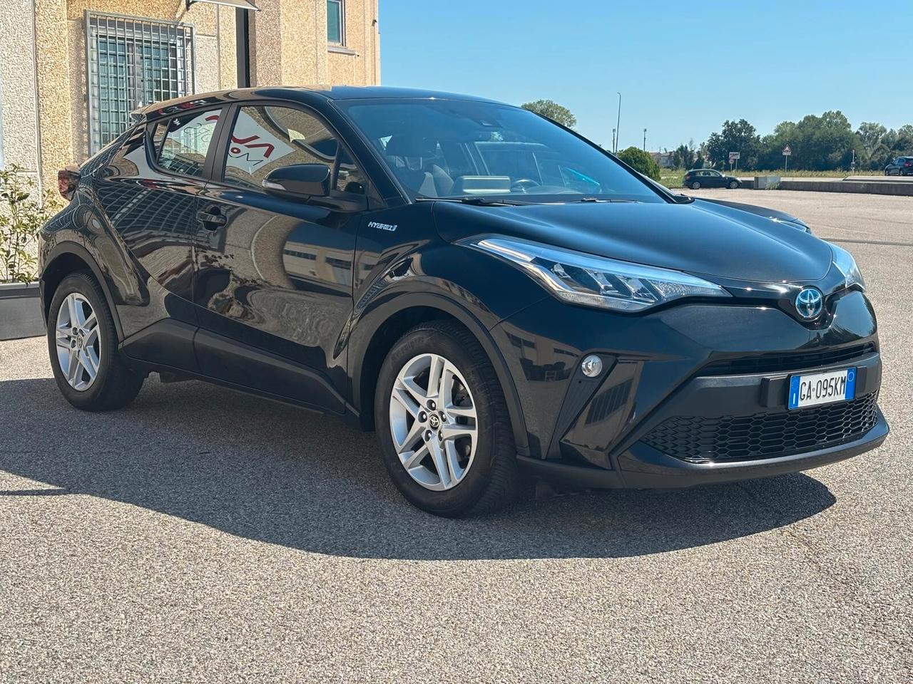 Toyota C-HR 1.8 Hybrid E-CVT Business