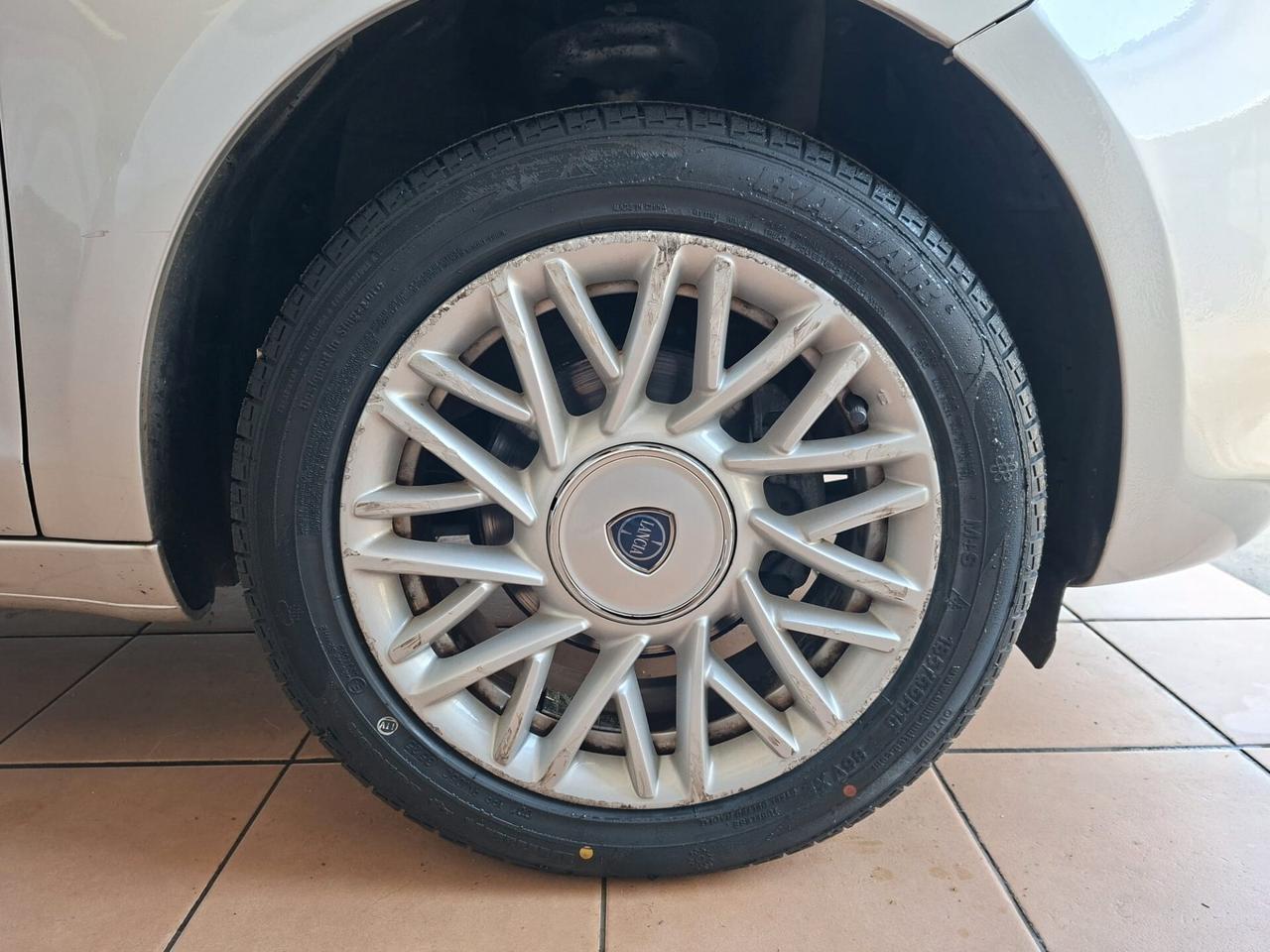 Lancia Ypsilon 1.2 8v Gold 69cv E6, ok neop.