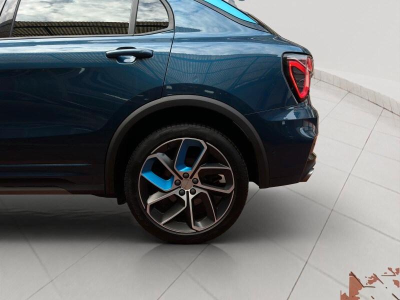 LYNK&CO 01 01 PHEV