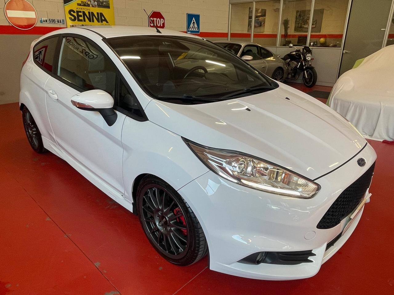 Ford Fiesta 1.6 182CV 3 porte ST CON TELECAMERA POSTERIORE