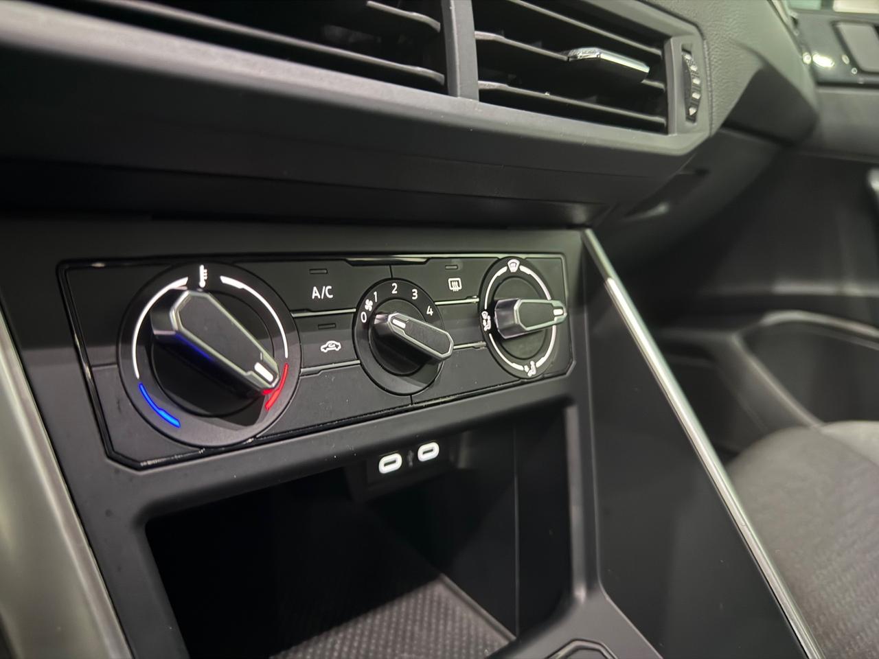 Volkswagen Taigo 1.0 TSI 95CV LIFE+FULL LED/CARPLAY2024