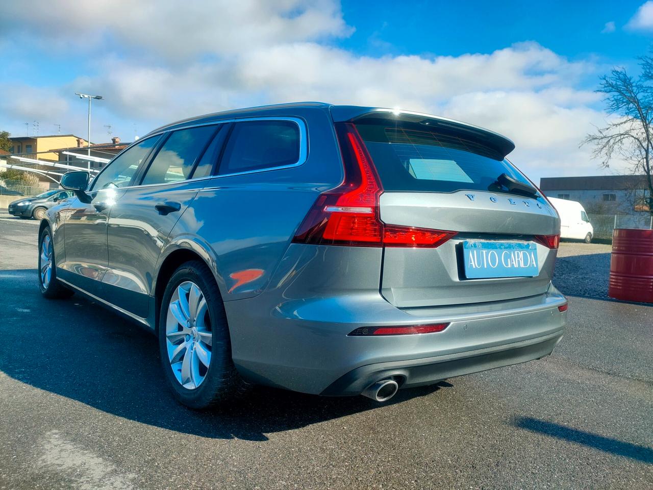 Volvo V60 B4 Geartronic Momentum Business Pro
