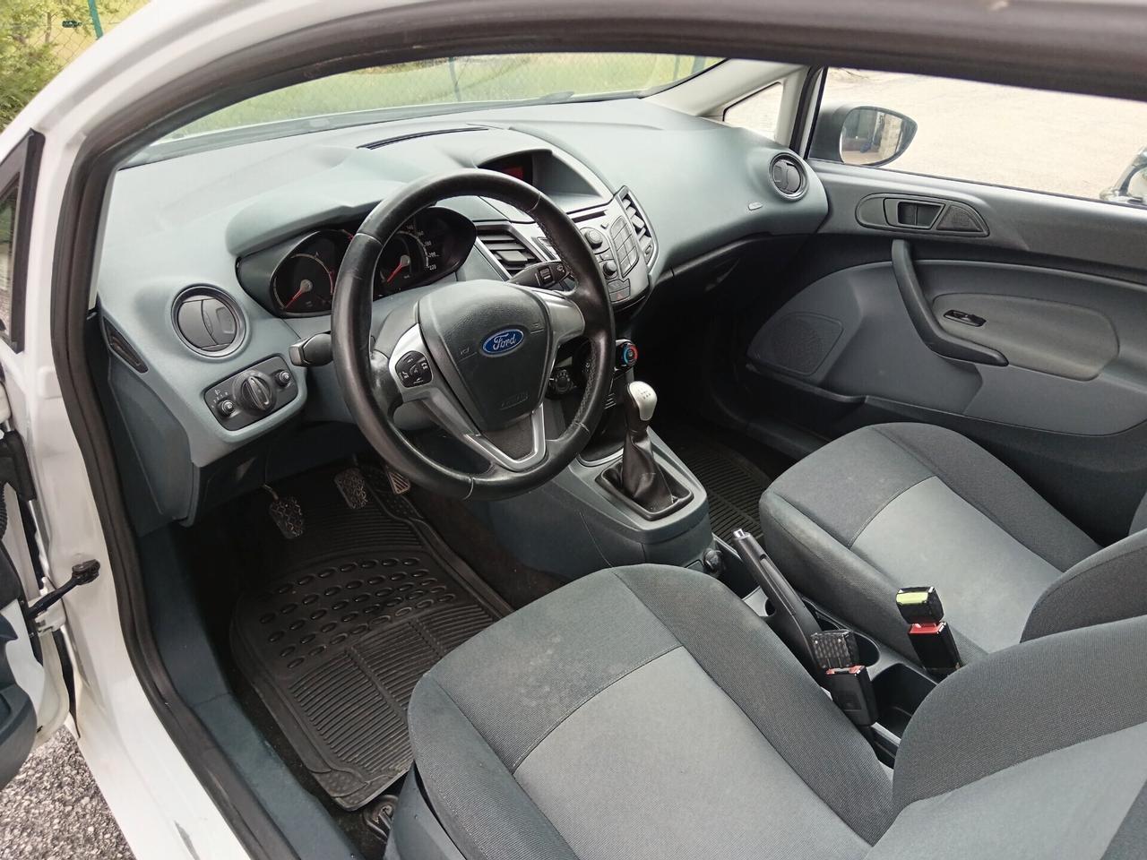 Ford Fiesta 1.4 TDCI 68CV AUTOCARRO 2 POSTI