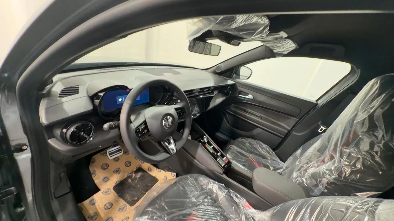 Alfa Romeo Junior 1.2 145 CV Hybrid eDCT6 Speciale KM0