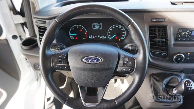 FORD Transit Custom 300 2.0 TDCi 130 PC-DC Furgo