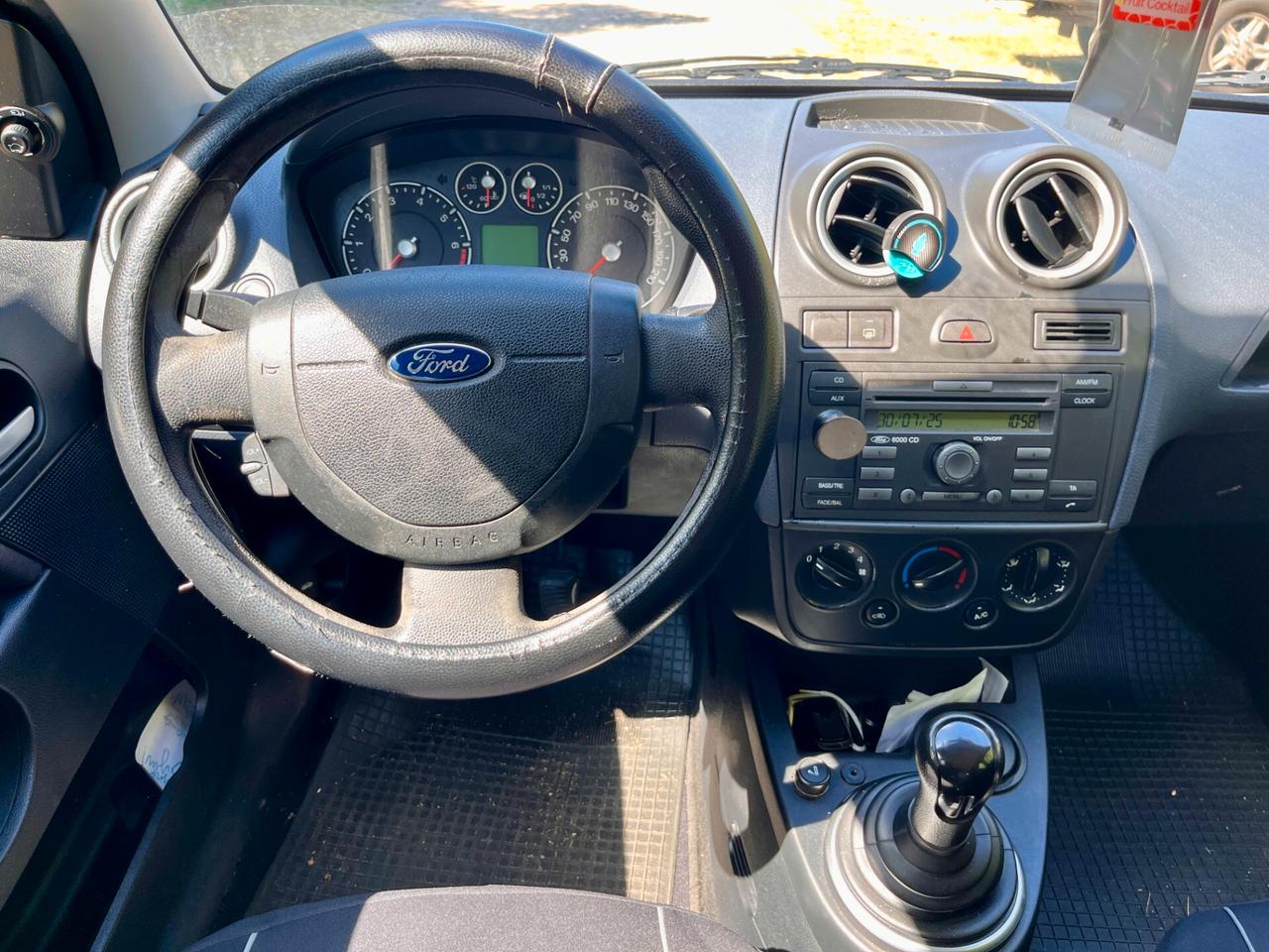 Ford Fiesta 1.2 16V 5p. Ghia