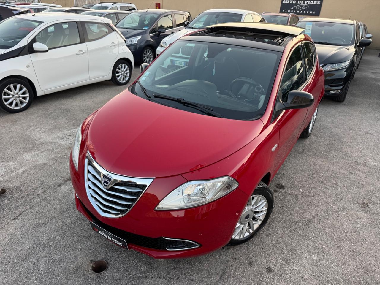 Lancia Ypsilon 1.3 MJT 95CV Platinum TETTO
