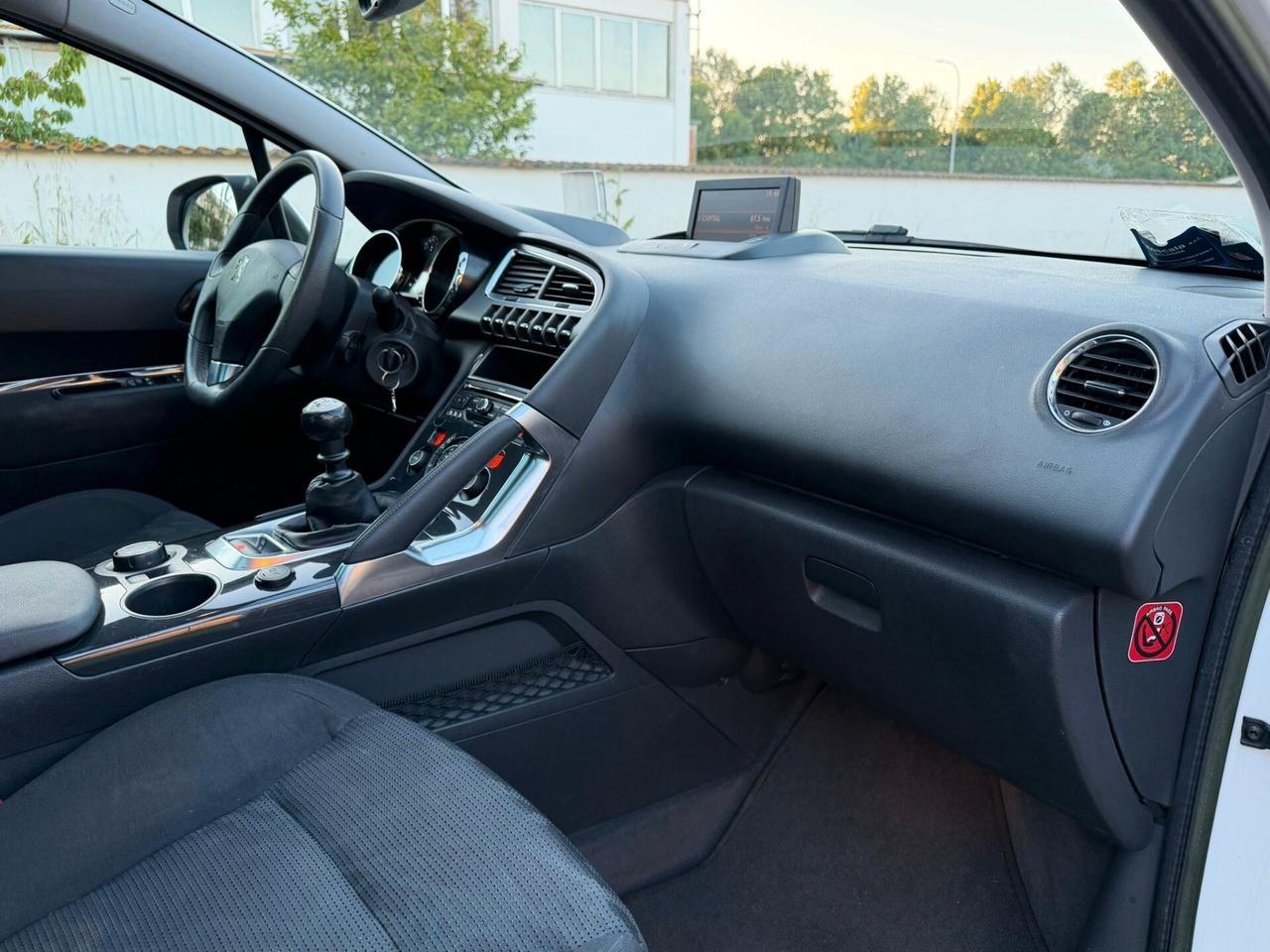 Peugeot 3008 1.6 HDi 115CV Business