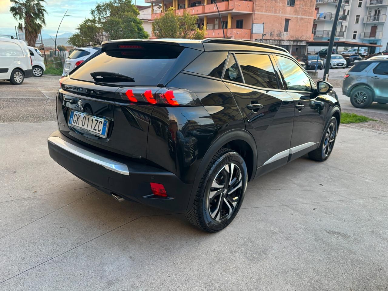 Peugeot 2008 BlueHDi 130 CV EAT8 Allure-2022