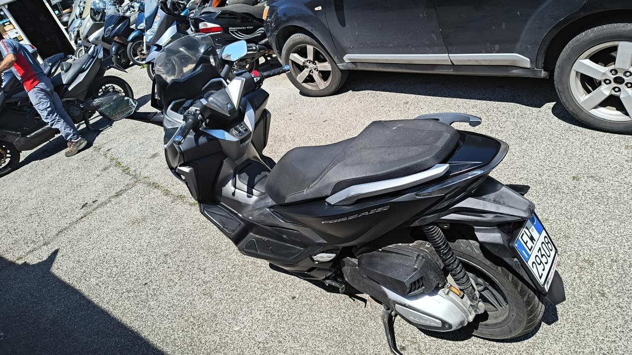 Honda Forza 350