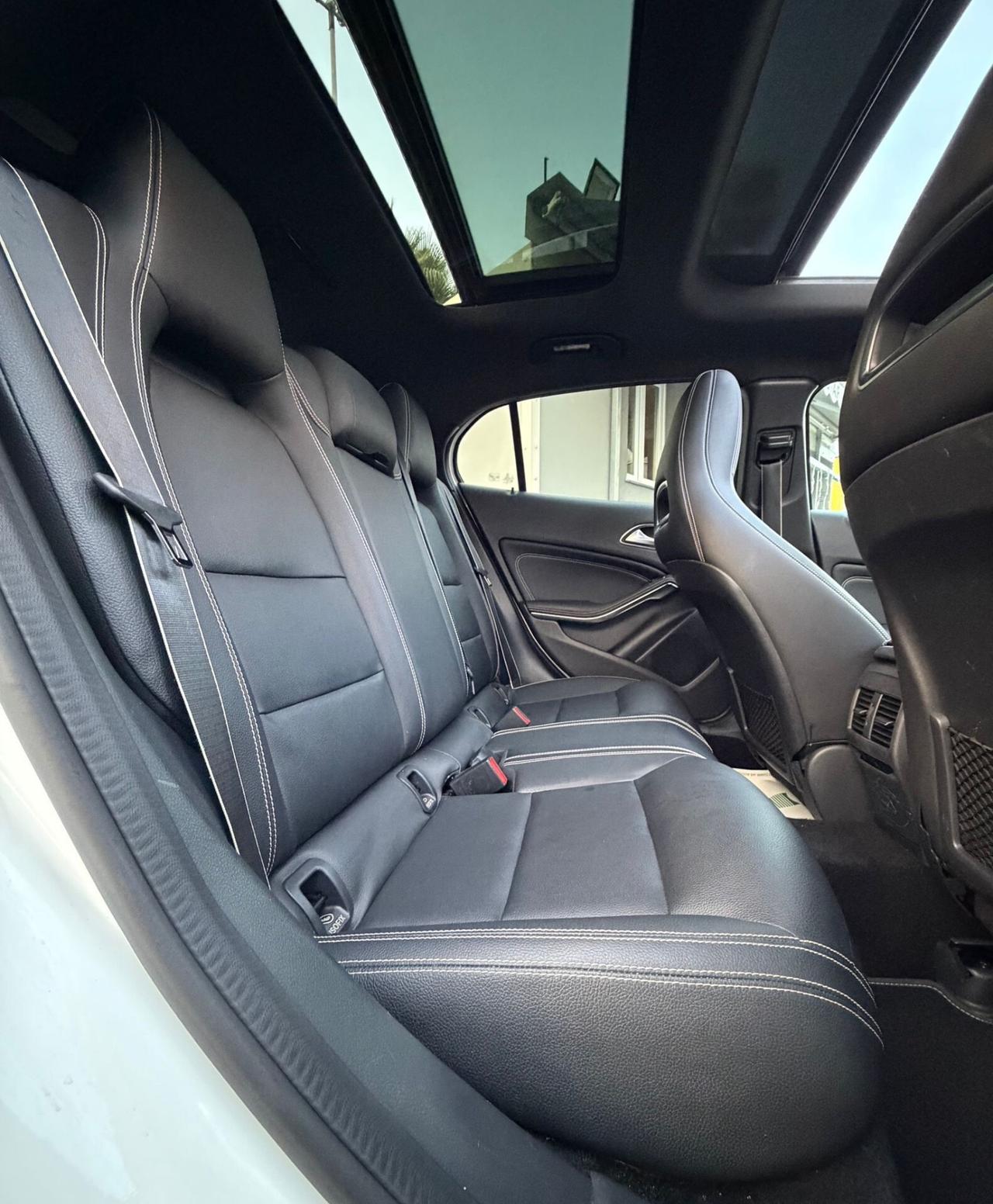 MERCEDES GLA 200D PREMIUM AMG NIGHT EDITION 136CV