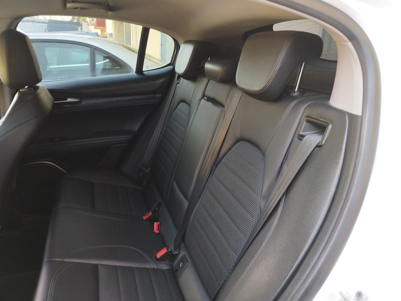 Alfa Romeo Stelvio 2.2 Turbodiesel 210 CV AT8 Q4 Business
