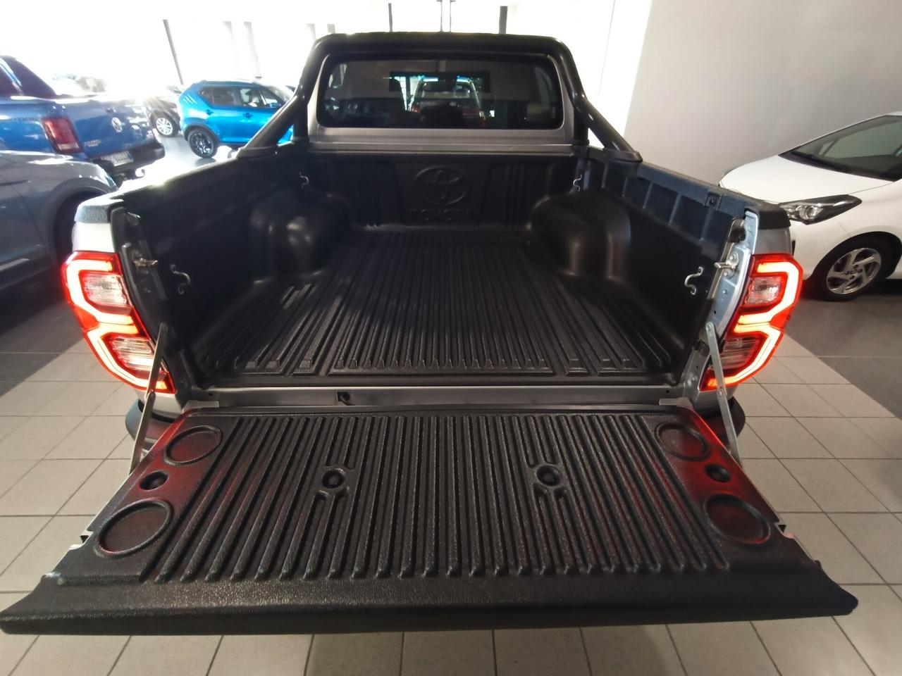 Toyota Hilux Hilux 2.8 d double cab Invincible 4wd auto*