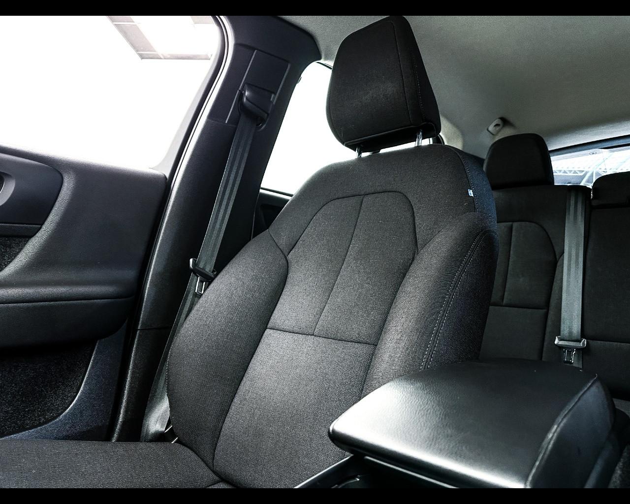 VOLVO XC40 (2017-->) - XC40 T2 Essential