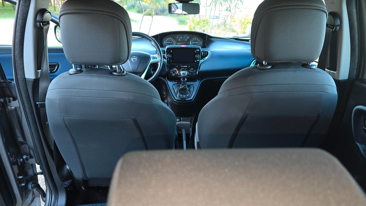 Lancia Ypsilon 1.0 FireFly 5 porte S&S Hybrid Gold