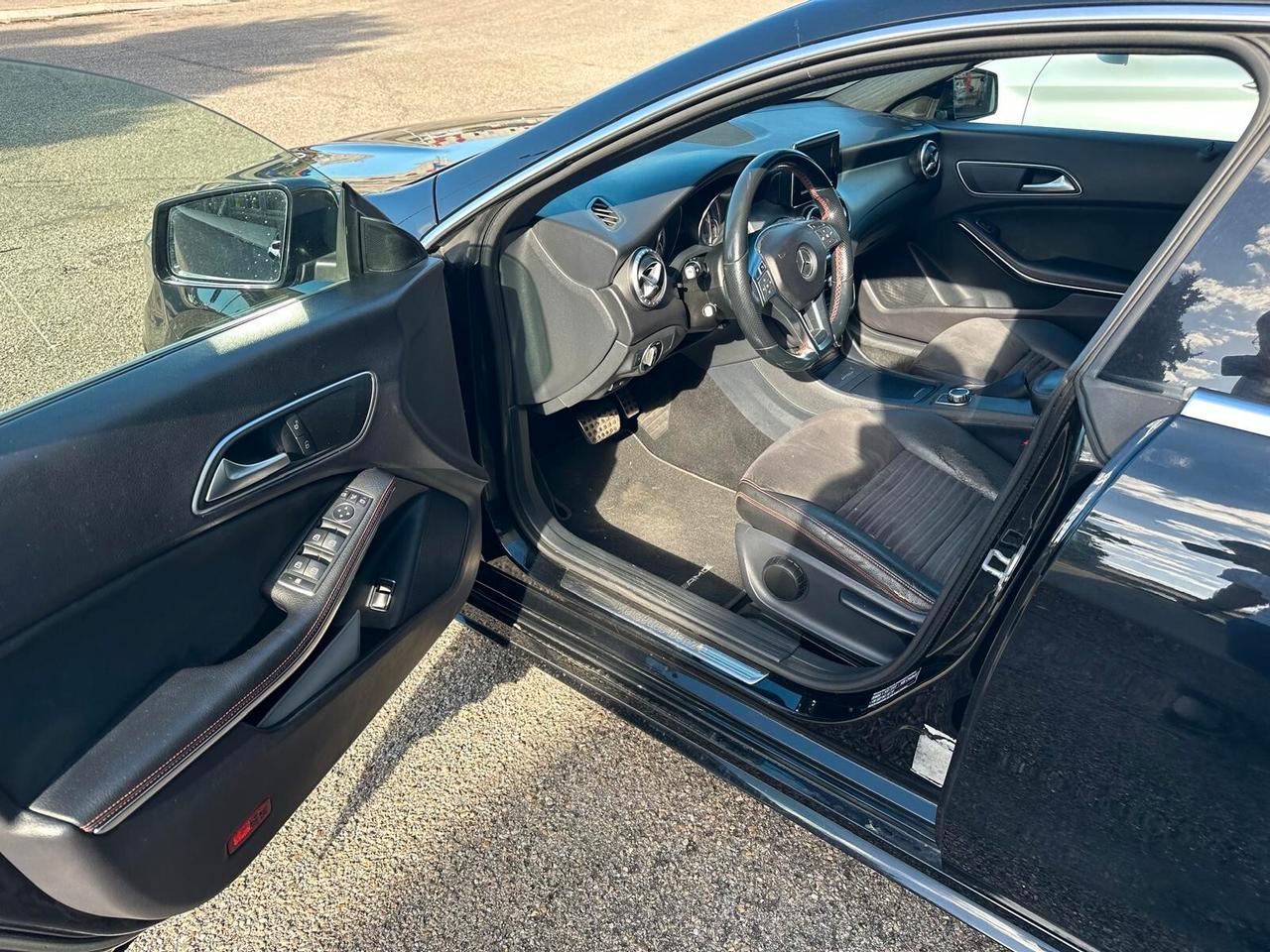 Mercedes-Benz CLA 220 CDI Automatic Premium AMG 2014