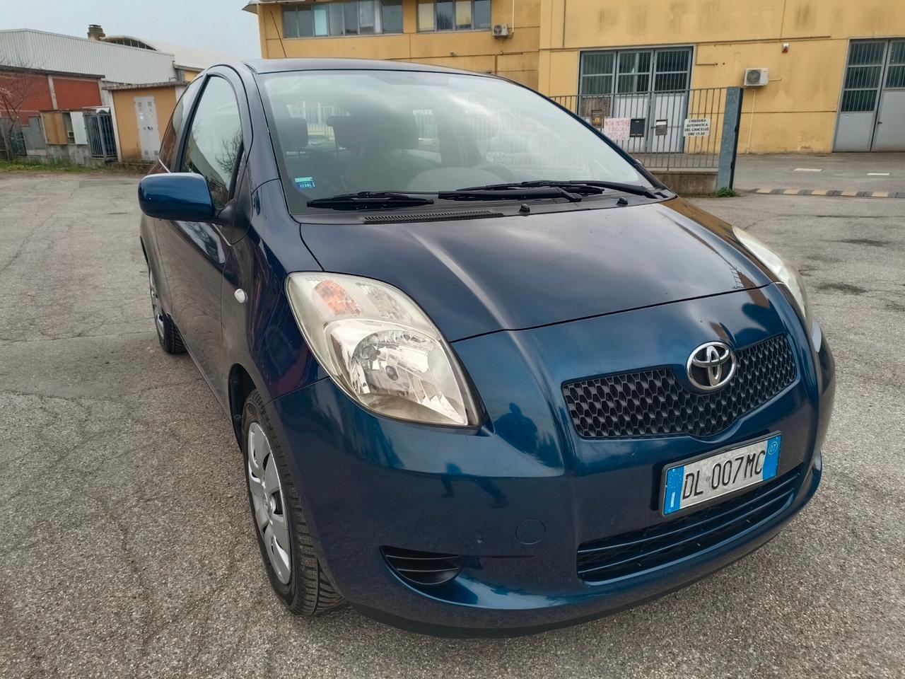 Toyota Yaris 1.0 3 porte Sol