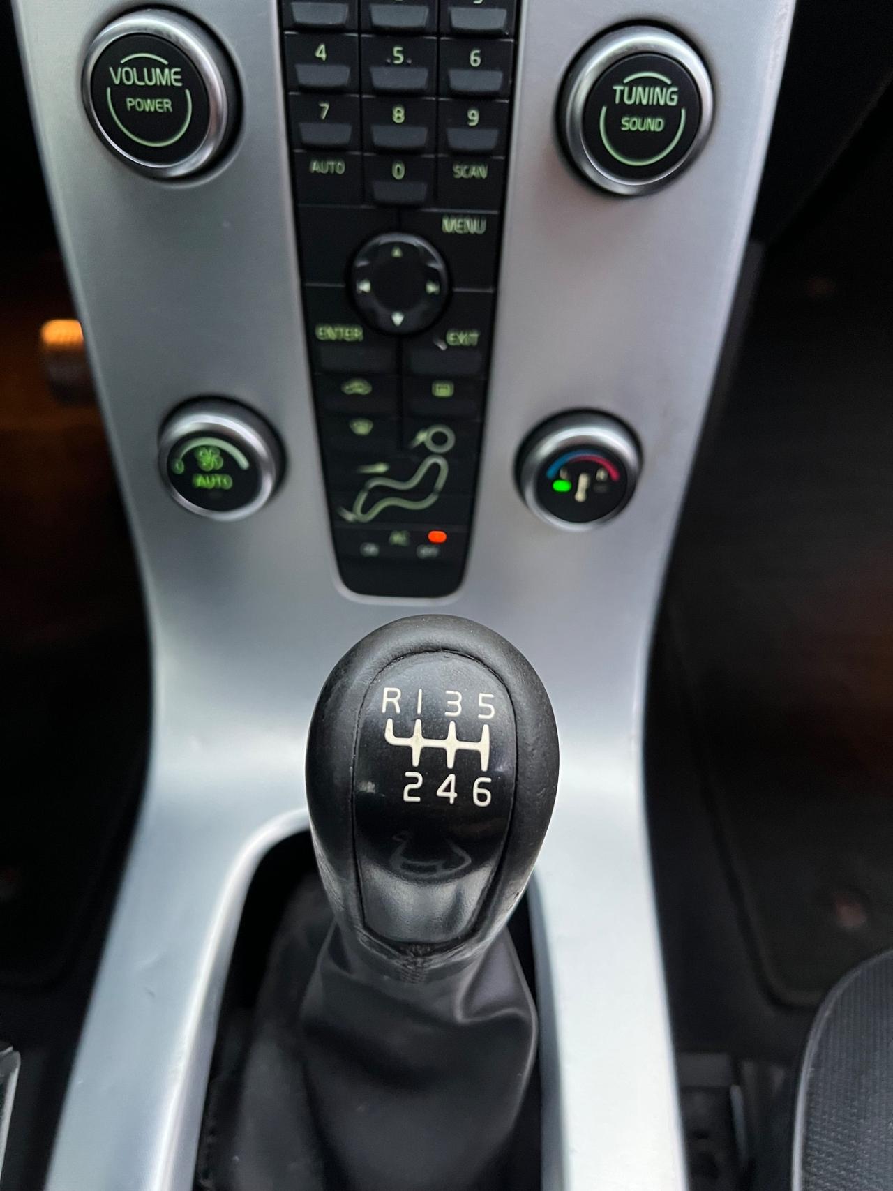 Volvo V50 D2 R-design