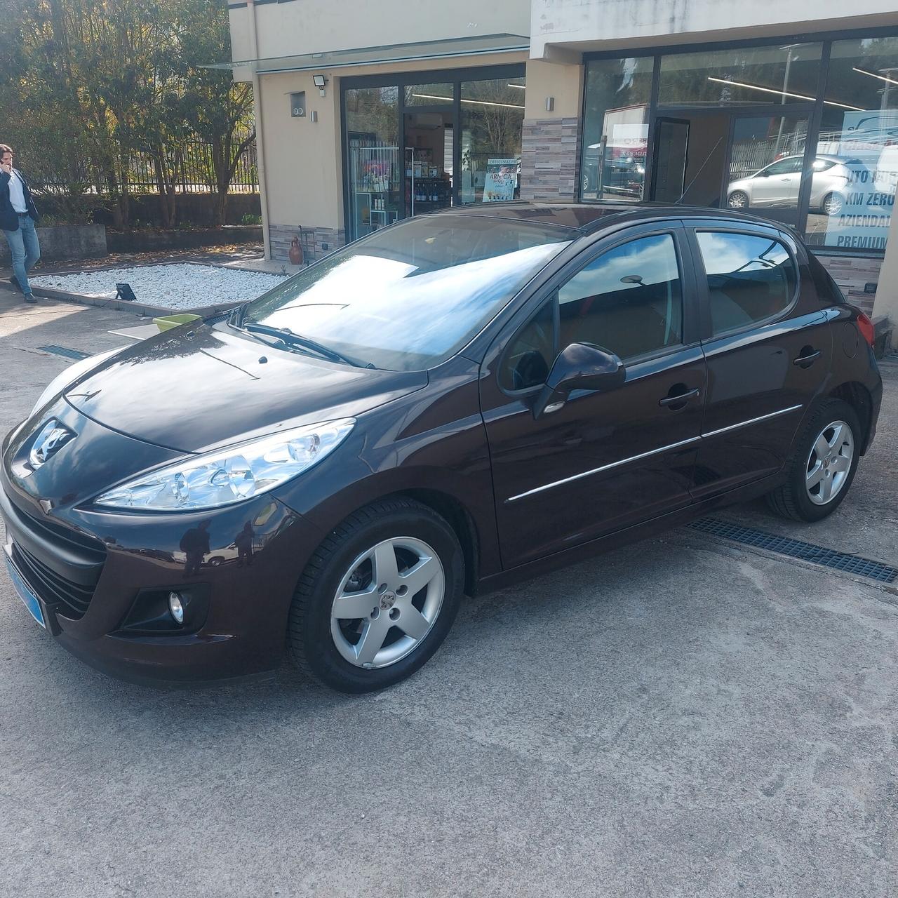 Peugeot 207 1.4 HDi 70CV 5p. Active
