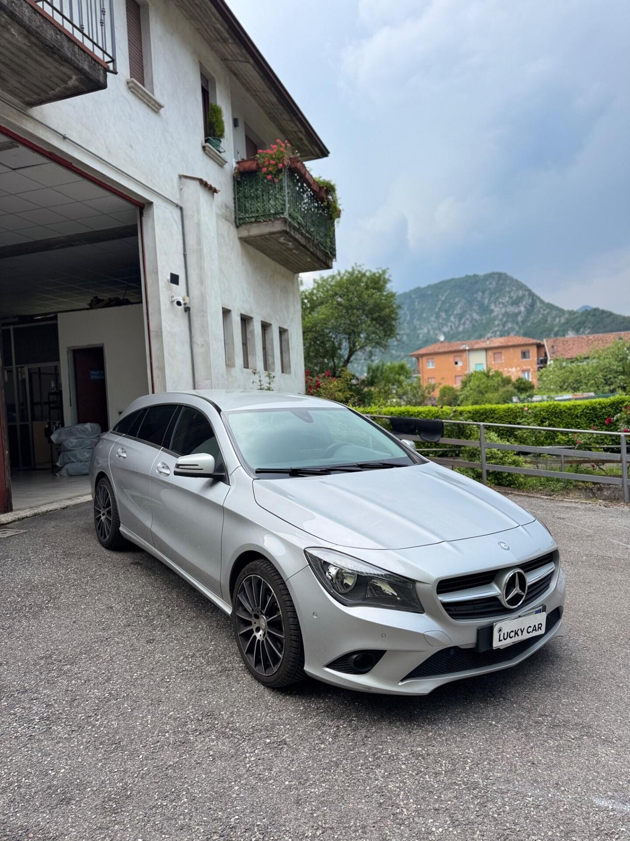 Mercedes-benz CLA 200 d Premium