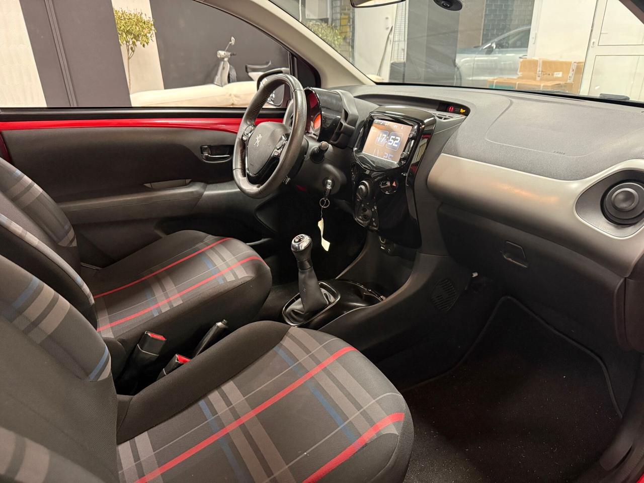 Peugeot 108 PureTech 82 5 porte Allure TOP!