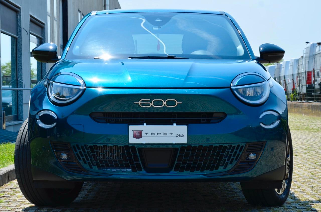 FIAT 600 1.2 MILD HYBRID LA PRIMA 101cv AUTO, UFF ITALIANA, SERVICE FIAT, EURO 6E, FARI LED, RETROCAMERA, SEDILI MASSAGGIANTI, PERMUTE