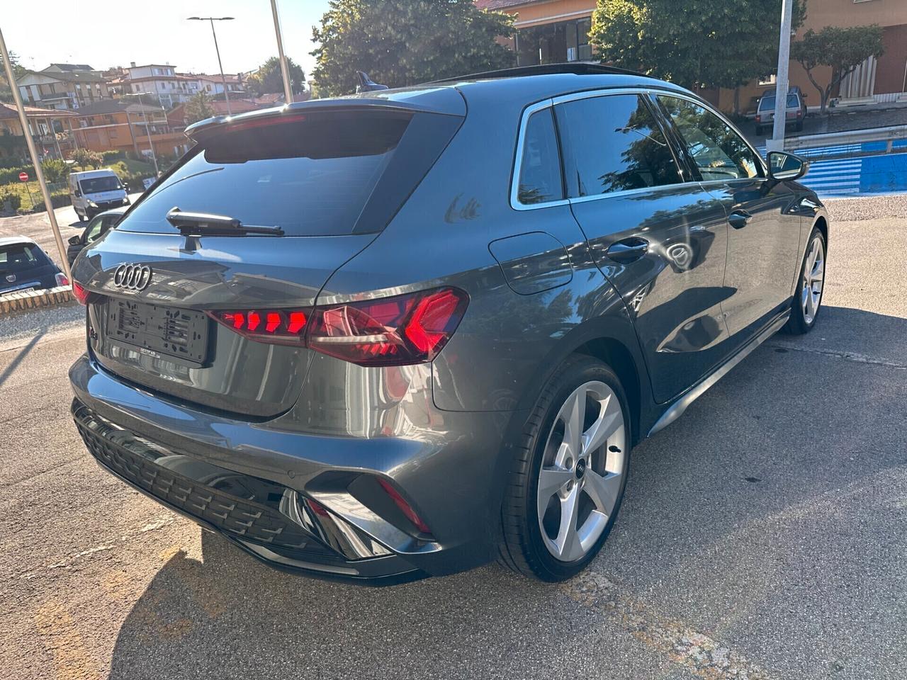 Audi A3 SPORTBACK 35 TDI S tronic S line edition PANORAMA + FARI MATRIX + CAMERA + R18